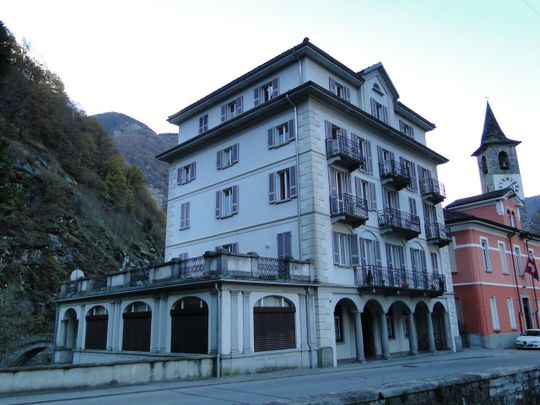 Affittasi appartamento di 4 locali adatto a famiglie - Foto 1