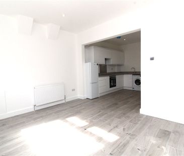 Leavesden Road, Watford, Hertfordshire, WD24 5EG - Photo 4