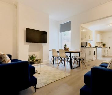 6 Bedroom House - Photo 3