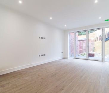 4 bedroom terraced house to rent - Photo 1