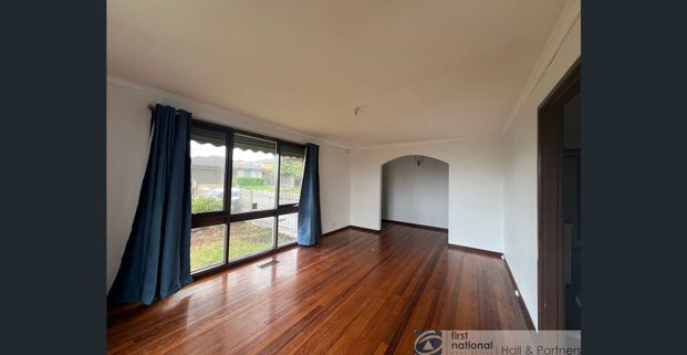 Spacious 3-Bedroom Family Home in Prime Location - Photo 1