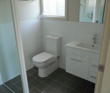 GREAT LOCATION! - Photo 4