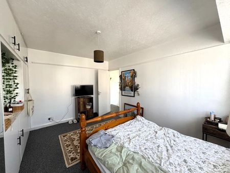 Barnhill Road, Hayes, UB4 9AP - Photo 3