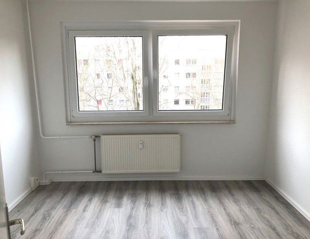 Renovierte 3-Raum-Wohnung mit Balkon! - Foto 1