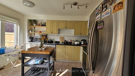 For Lease - 8 Treepark Street, Brampton, Ontario - Photo 4