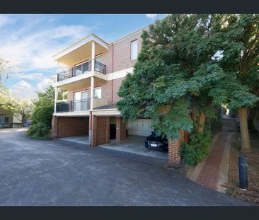 Peaceful Leafy Apartment in a Prime Doncaster East Location - Photo 6