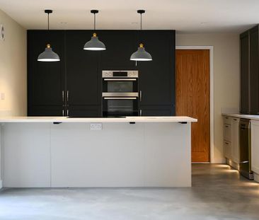 4 bedroom detached house to rent - Photo 3