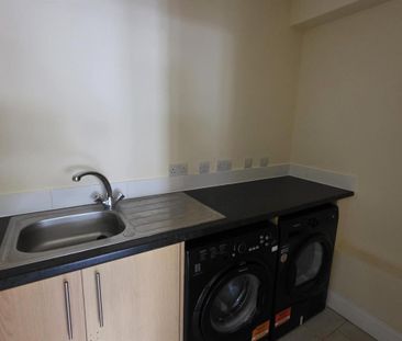 4 Bedroom House To Let - Photo 2