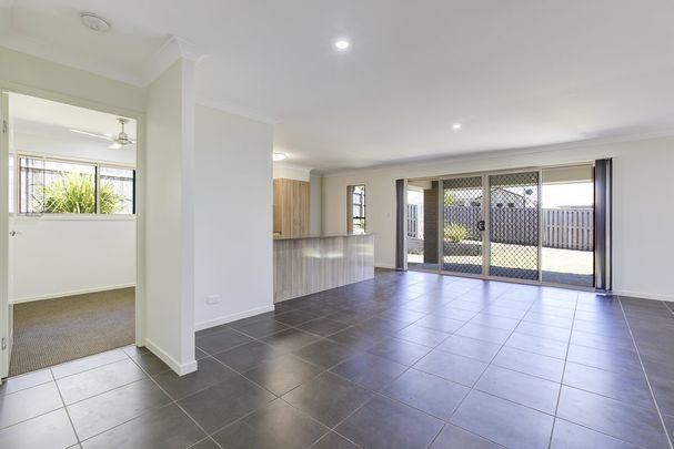 3 Bedroom Family Home With a Study!!!! - Photo 1