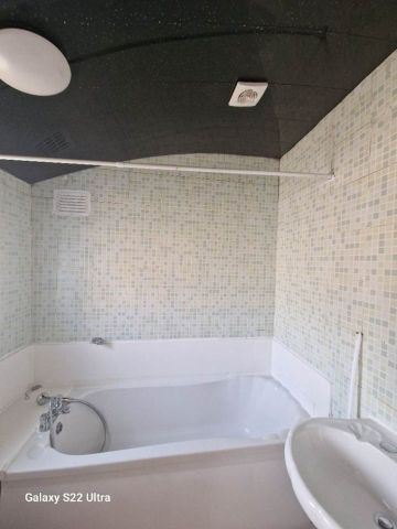 3 Bed Terraced House, Ash Road, LU4 - Photo 2