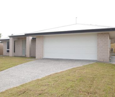 FANTASTIC LOCATION CLOSE TO SCHOOLS, SHOPS, TRANSPORT, CHILD CARE A... - Photo 6