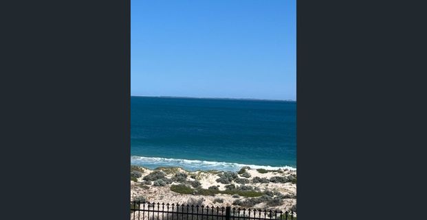 One for the beach lovers - Photo 1