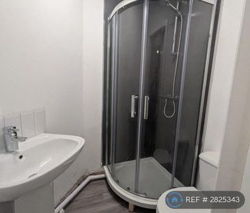 1 bedroom in a house share to rent - Photo 2