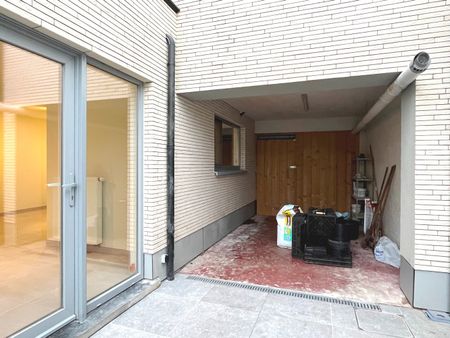 Volledig gerenoveerd gelijkvloers appartement in de buurt van UZ Gent met ruime stadstuin - Foto 3