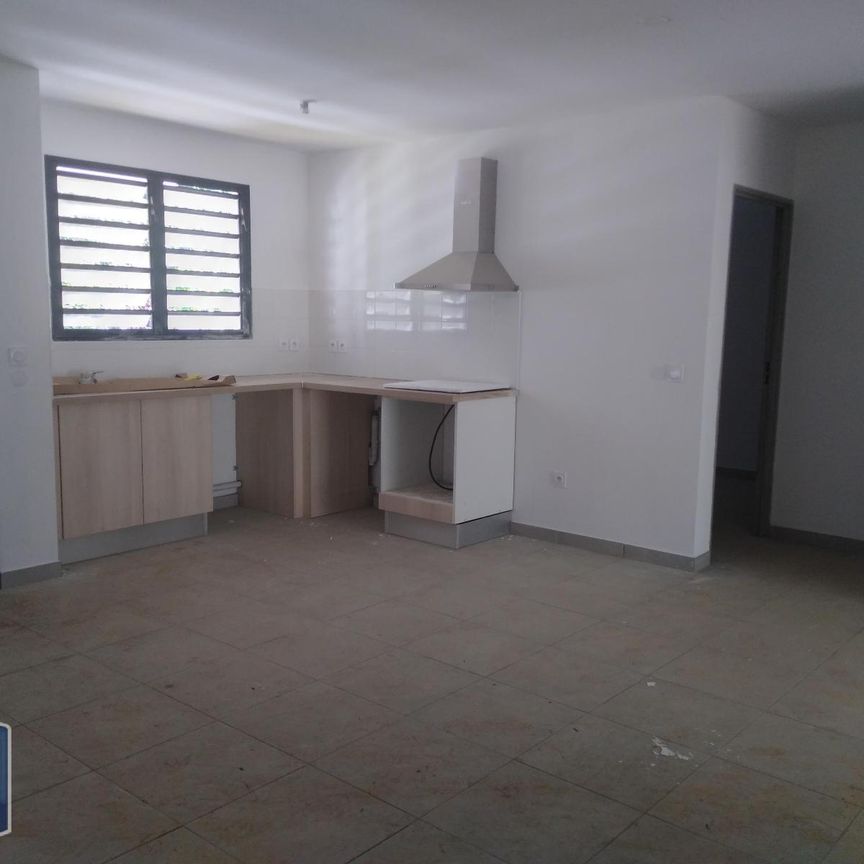 Location Appartement 2 pièces 49m² ST PIERRE 97410 - Photo 1