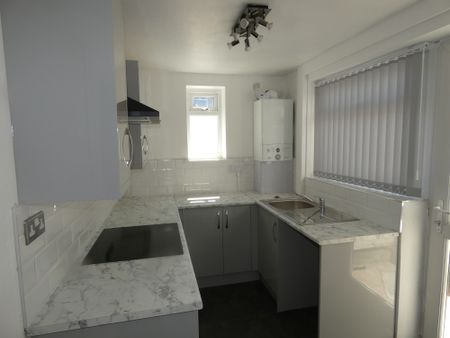 Aintree Road - Photo 3