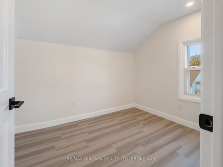 For Lease - 132 Waterloo Street Unit# UNIT#3, Fort Erie, Ontario - Photo 2