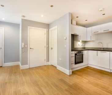 Flat to rent - Tower Bridge Road, London Bridge, SE1 - Photo 4