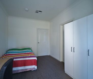 7-bedroom shared house / townhouse, Gameau Rd - Photo 2