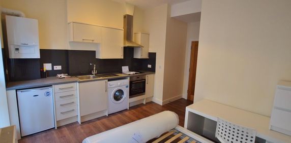 1 bedroom flat to rent - Photo 2