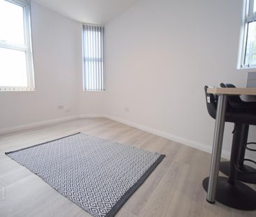 Flat 1, 2 Templemore Avenue, BT54FT, Belfast - Photo 3