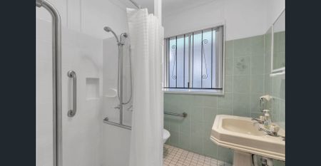 Charming 3-Bedroom Cottage in Prime Coopers Plains Location - Photo 5