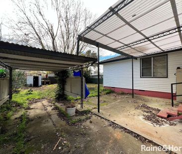 Spacious three bedroom home - Photo 3