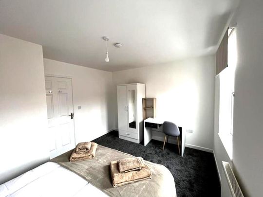 4 Bed Student Accommodation - Photo 1