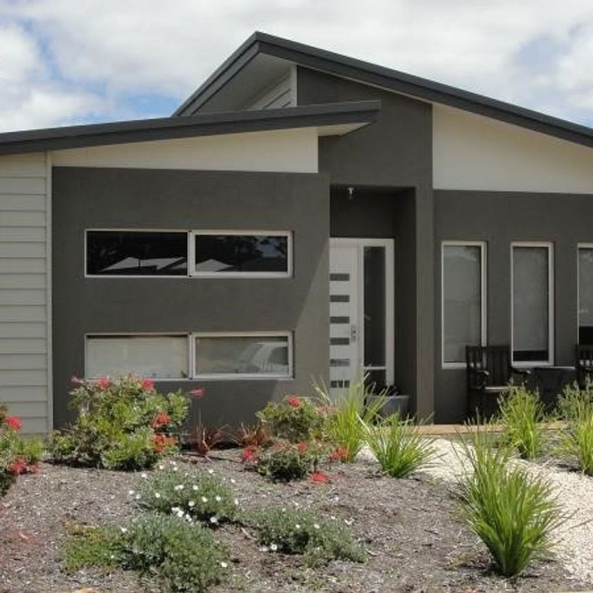 LIGHT BRIGHT AND LOW MAINTENANCE - Photo 1
