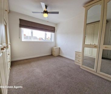 3 bedroom semi-detached house to rent - Photo 4