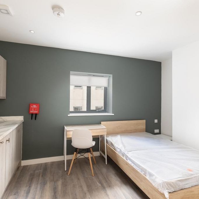 Studio to rent - Photo 1