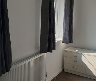 2 bedroom link detached house to rent - Photo 5