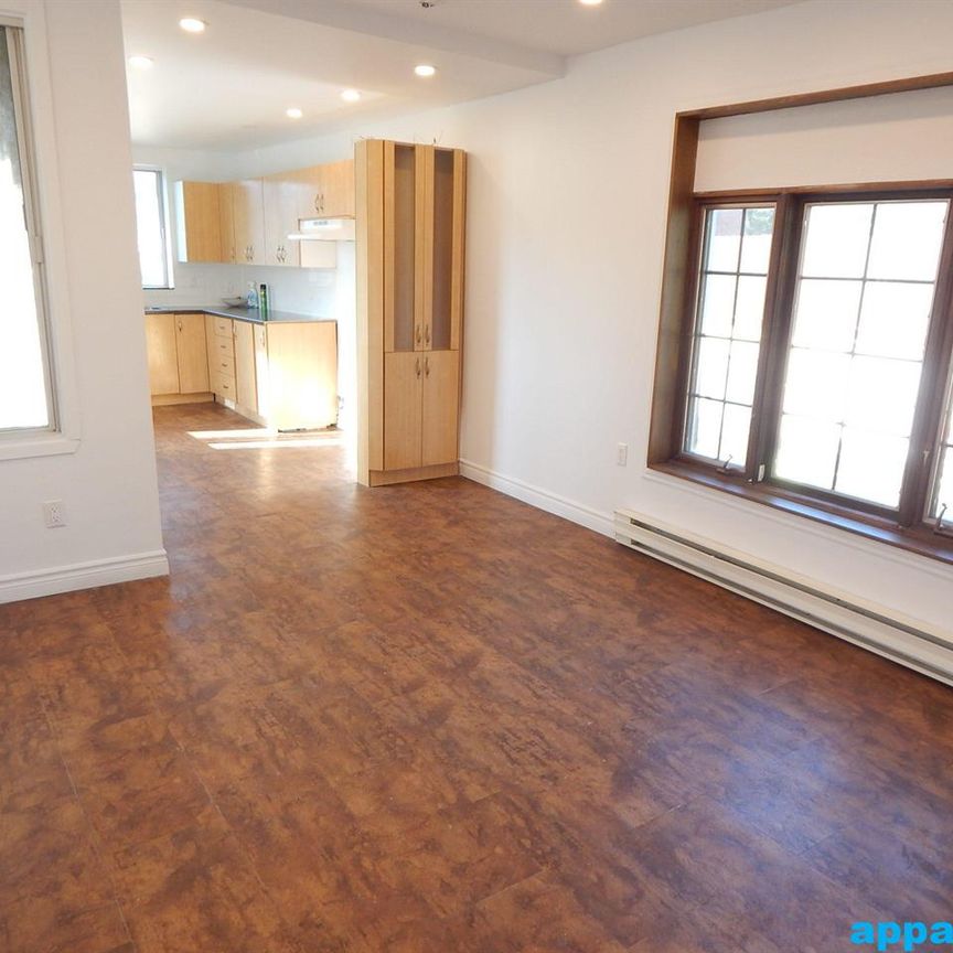 Montréal – Avenue Mercier – 3 bedroom apartment for rent - Photo 1