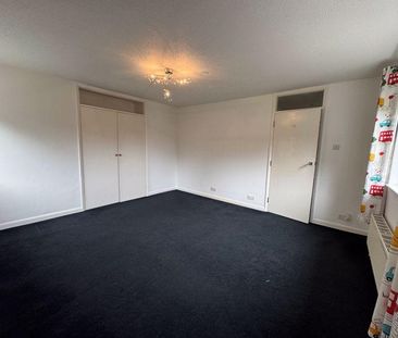 4 bedroom detached house to rent - Photo 4