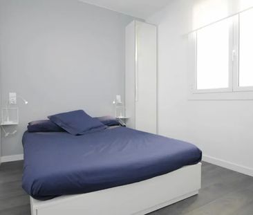 Avinguda del Paral·lel, Barcelona, Catalonia 08004 - Photo 4