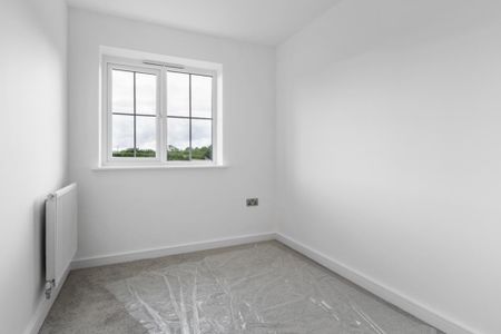 3 bedroom semi-detached house to rent - Photo 2