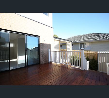 1/3 Roderick Street, Doncaster East, Vic 3109 - Photo 3