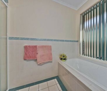 GREAT LOCATION, GREAT HOME! - Photo 5