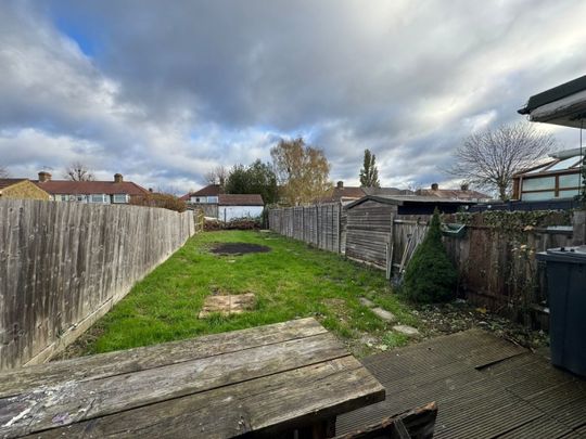 3 bed Mid Terraced House for Rent - Photo 1