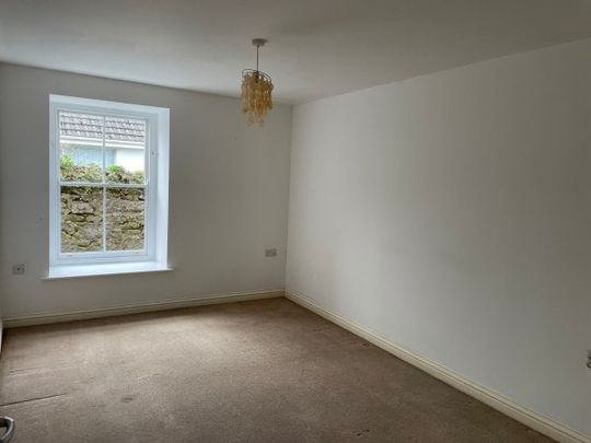 Helston, Helston, TR13 - Photo 1