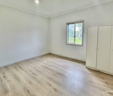 Spacious Family Home on Over an Acre with Shed & Multiple Living Ar... - Photo 2