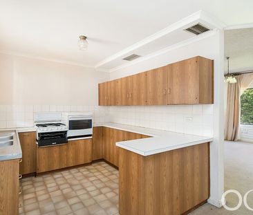 Open the Door To Stylish Townhouse Living in a Prime Adelaide Location - Photo 3