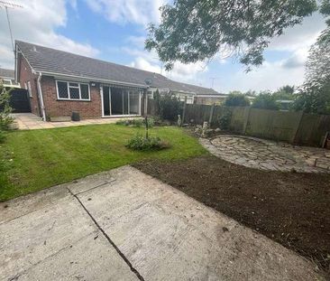 Devon Gardens, Rochford, Essex, SS4 - Photo 2