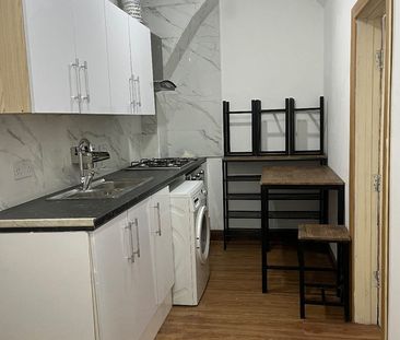 Room in a Shared House, Refurbished Mmu Uom Piccadilly Stat, M12 - Photo 3