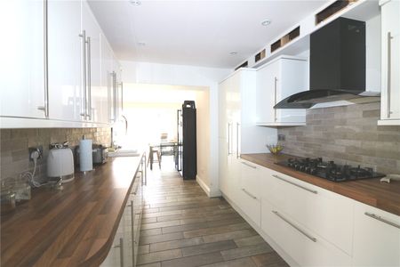 Wakering Road, Shoeburyness, Southend on Sea, Essex, SS3 9SZ - Photo 5