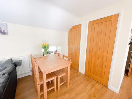 3 bedroom apartment to rent - Photo 5