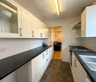 3 bedroom terraced house to rent - Photo 6