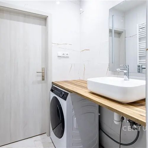 Pronájem krásného bytu 3+1 po kompletní rekonstrukci | Praha 10 – Zahradní Město. - Fotografie 1