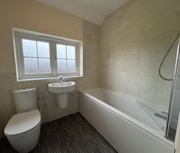 3 bedroom semi-detached house to rent - Photo 3