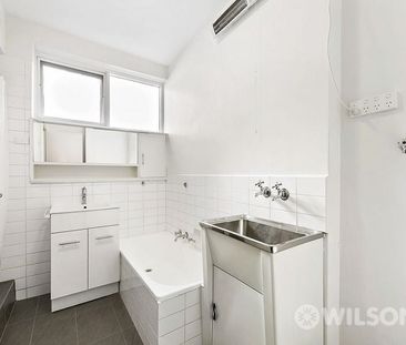 Charming & Bright Living in the Heart of Caulfield - Photo 6